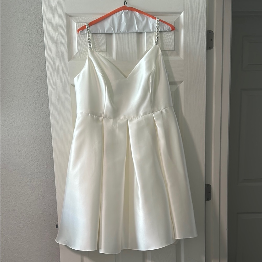 David's Bridal White Wedding Dress